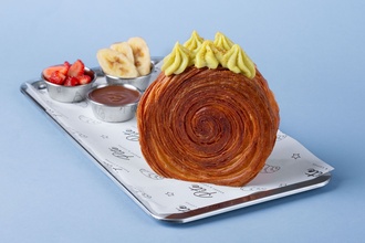 Antep Fıstıklı Roll Kruvasan görseli