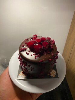 Vişneli Çikolatalı Pasta (2 Kişilik) görseli