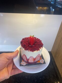 Çilekli Çember Pasta (2 Kişilik) görseli