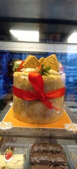 Lotus Kremalı Çilekli Yaş Pasta (8 Kişilik) görseli