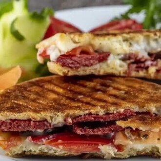 Sucuklu Kaşarlı Bazlama Tost görseli