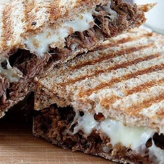 Kavurmalı Yumurtalı Bazlama Tost görseli