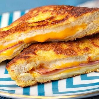 Hindi Fümeli Yumurtalı Bazlama Tost görseli