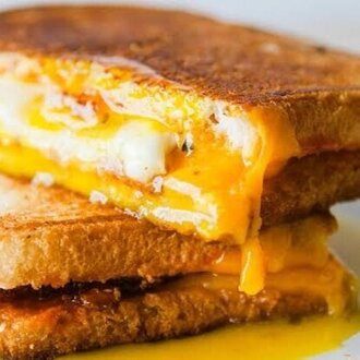 Yumurtalı Kaşarlı Bazlama Tost görseli