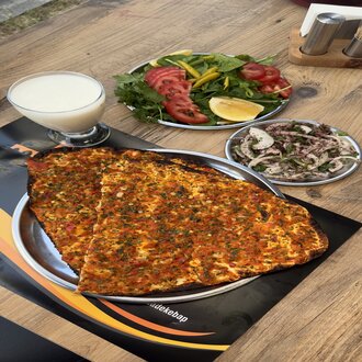 Sarımsaklı Lahmacun (Adet) görseli