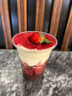 Bardak Pasta(çilekli) görseli