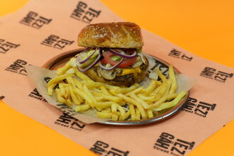 Classic Burger görseli