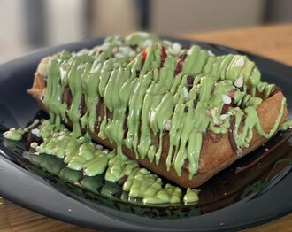 Fıstık Şöleni Muzlu , Çilekli Waffle görseli