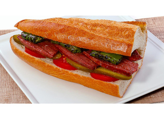 Üç Parça Ekmek Arası Kasap Sucuk görseli