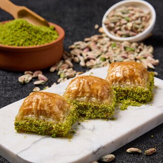 İri Fıstıklı Baklava (500 G) görseli