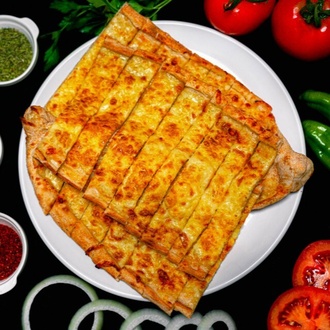 Kaşarlı Yumurtalı Pide görseli