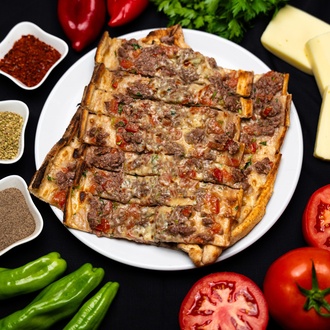 Kuşbaşılı Kaşarlı Pide görseli