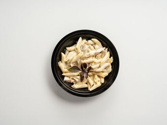 Kremalı Mantarlı Tavuklu Penne Makarna görseli