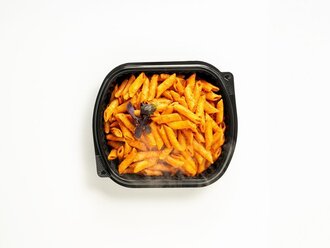 Napoliten Soslu Makarna görseli