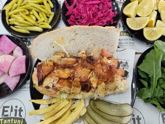 Somun Ekmek Arası Tavuk Döner görseli