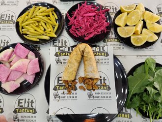 Açık Ekmeğe Tavuk Tantuni görseli