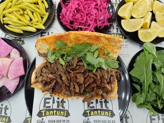 Somun Ekmek Arası Biftek Tantuni görseli