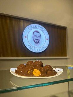 Siyah Çikolatalı Profiterol (12 Adet) görseli