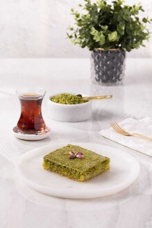 Kaymaklı Fıstık Sinisi (1Kg) görseli