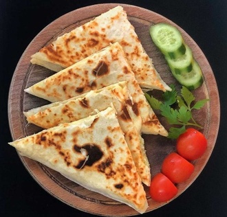 Ev Yapımı Peynirli Gözleme görseli