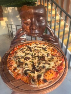 Trüf Mantarlı Pizza görseli