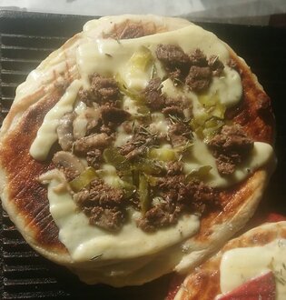 Kavurmalı Bazlama Tost görseli