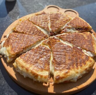 Kaşarlı Bazlama Tost görseli