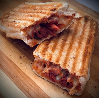 Sosisli Karışık Tost görseli