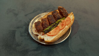 Yarım Ekmek Arası Izgara Köfte görseli
