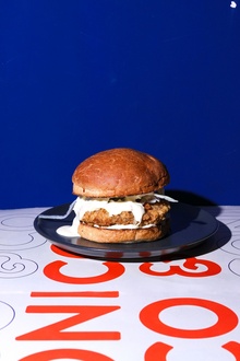 Efsane Coni Çıtır Vegan Burger görseli