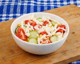 Peynirli Mevsim Salata görseli