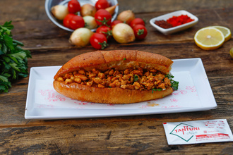 Ekmek Arası Tavuk Tantuni görseli