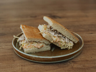 Tavuklu Coleslaw Sandviç görseli