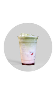 Iced Strawberry Matcha görseli