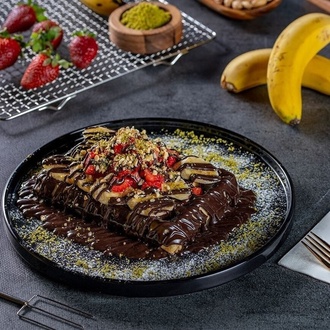 Bitter Çikolatalı Muzlu Çilekli Waffle görseli