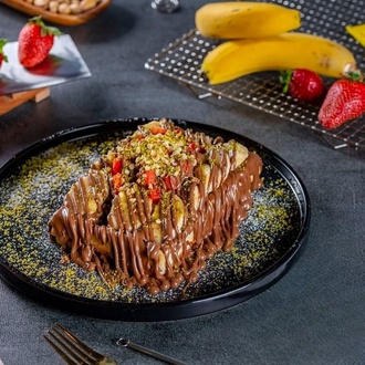 Çikolatalı Çilekli Muzlu Waffle görseli