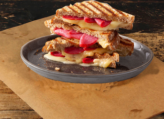 Yumurtalı Sucuklu Bazlama Tost görseli