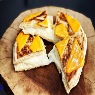 3 Peynirli Bazlama Tost görseli
