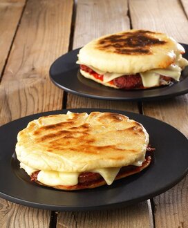 Sucuklu Bazlama Tost görseli