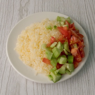 Pilav Üstü Salata görseli
