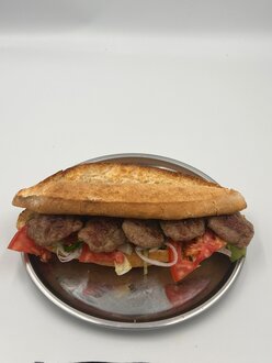 Ekmek Arası Köfte görseli