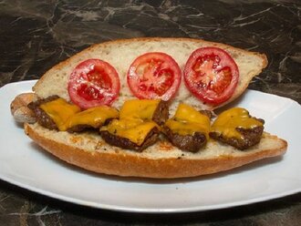 Ekmek Arası Cheddarlı Izgara Köfte görseli