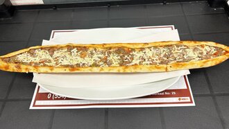 Kuşbaşılı Kaşarlı Pide görseli