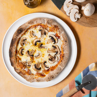 Mantarlı Kremalı Pizza görseli