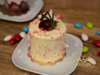 Çilekli Muzlu Pasta (Tek Kişilik) görseli