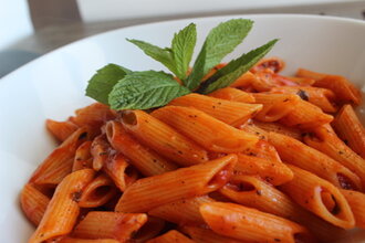 Domatesli Penne görseli