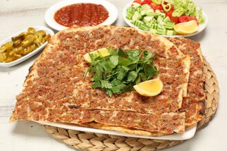 Lahmacun görseli