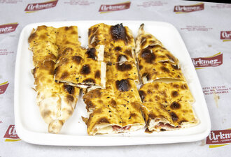 Kavurmalı & Yumurtalı Pide görseli