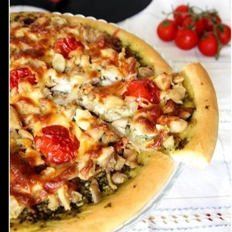 Pestolu Vejetaryen Pizza görseli