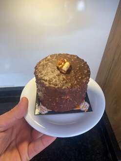 Çikolatalı Krokanlı Bademli Fındıklı Cevizli Atom Pasta (2 Kişilik) görseli